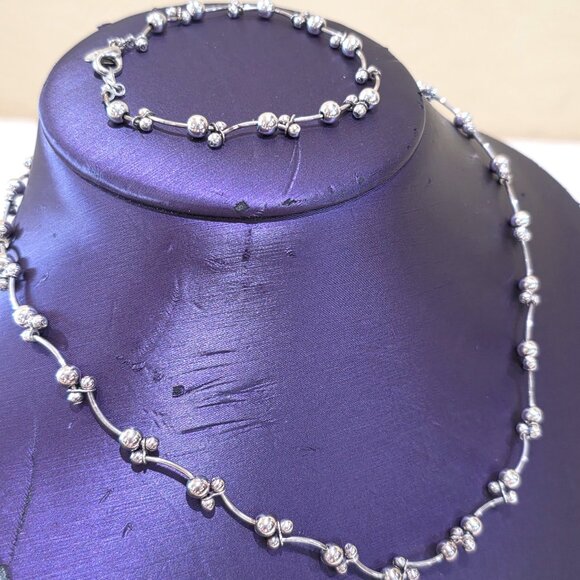 PLAYFUL Silver Link Ball Beaded Necklace and Bracelet Set from Premier Designs - Picture 8 of 12